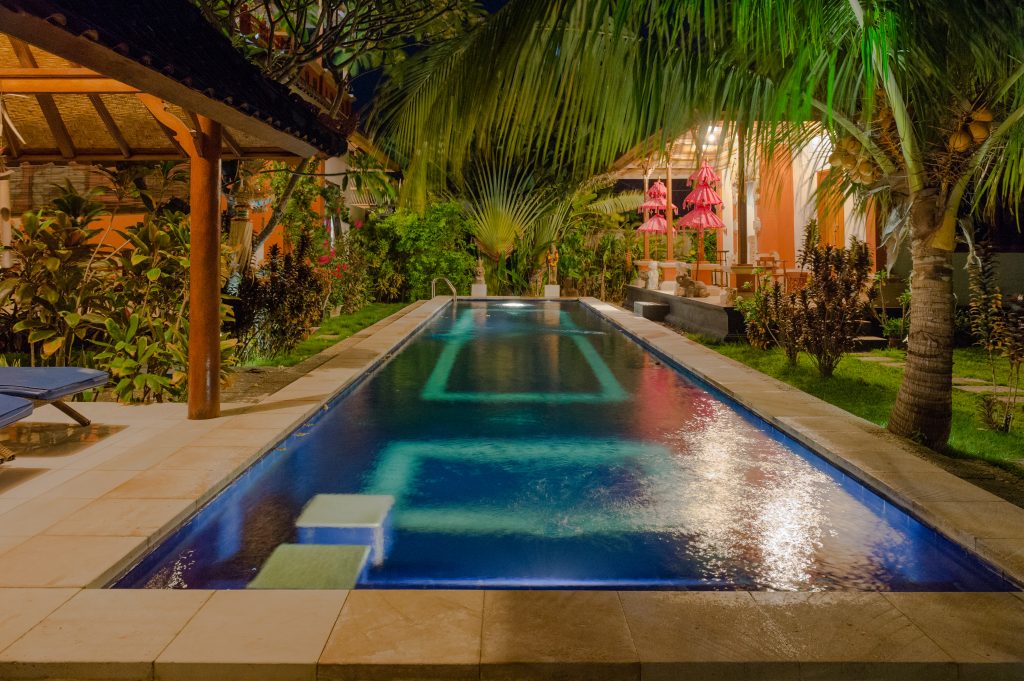 Swimmingpool by night Sinar Cinta Bali